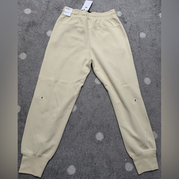Nike Tech Joggers - Picture 2 of 3